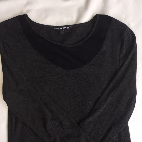 Cable & Gage Asymmetrical top - Picture 5 of 7